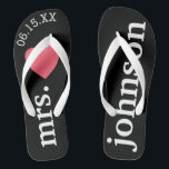 Mr. and Mrs. Personalisiert Honeymoon with Heart Badesandalen<br><div class="desc">Ein perfektes Design für eine Hochzeit am Strand oder für die Hochzeitsreise. Ändern Sie die Frau zu Herrn,  um ein Koordinierungspaar zu machen.</div>