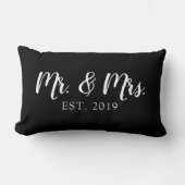 Mr. and Mrs. Script Established Wedding Pillow Lendenkissen (Vorderseite)