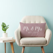 Mr. and Mrs. Script Established Wedding Pillow Lendenkissen (Stuhl )