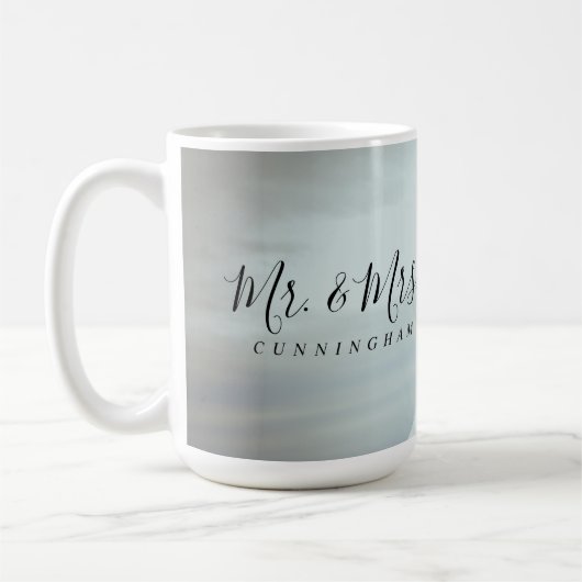 Mr. and Mrs. Script Monogram Wedding Foto Kaffeetasse (Links)