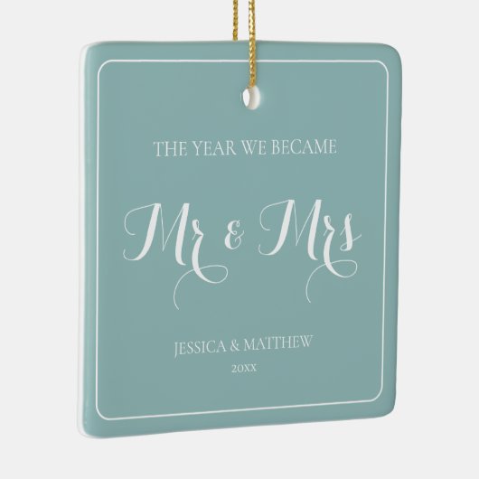 Mr. and Mrs Simple Minimalistisch Blue Newlywed Co Keramikornament (Rechts)