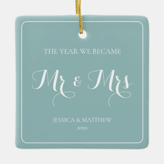 Mr. and Mrs Simple Minimalistisch Blue Newlywed Co Keramikornament (Vorderseite)