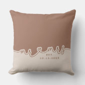 Mr. Heart Script Mocha Beige Wedding Pillow Kissen (Vorderseite)