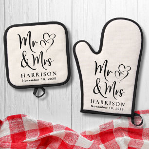 Mr. Hearts Monogram Wedding Ofenhandschuh & Topflappen-Set