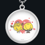 Mr Men Little Miss Happy Sunshine Wedding Versilberte Kette<br><div class="desc">Feiern Sie Ihren besonderen Tag mit diesem fröhlichen und strahlenden Hochzeitsdesign "Happy Sunshine". Mit einer hellen und lebendigen Sonnenstudio mit einem skurrilen Schriftart ist dieses Design der ideale Begleiter für Ihre Hochzeitsfeier,  Dekoration und Liebesgeschichten,  um Ihnen eine Touch der Freude und des Glücks zu verleihen.</div>