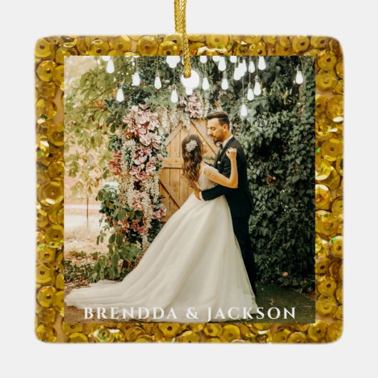 Mr. Mrs. 1 Foto Collage First Christmas golden Keramikornament (Vorderseite)