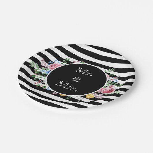 Mr & Mrs Black and White Striped Blume Classic Pappteller (Schrägansicht)