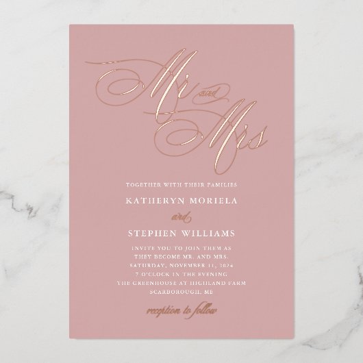 Mr & Mrs Calligraphy Wedding Rose Gold Folieneinladung (Vorderseite)