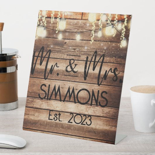 Mr & Mrs Custom Rustic Wedding Sockelschild (In Situ)
