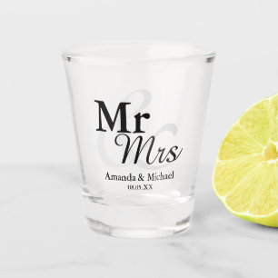 Mr&Mrs einfache elegante Typografie-Gastgeschenk Schnapsglas