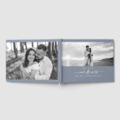 Mr & Mrs. Elegant Script Dusty Blue Foto Wedding Gästebuch (Voll)