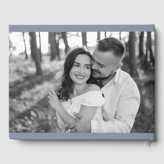 Mr & Mrs. Elegant Script Dusty Blue Foto Wedding Gästebuch (Rückseite)