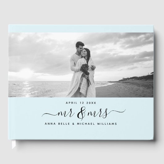 Mr & Mrs. Elegant Script Light Blue Foto Wedding Gästebuch (Vorderseite)