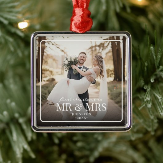 Mr & Mrs First Chirstmas Boarder Custom Photo Ornament Aus Metall (Baum)