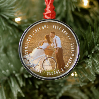 Mr & Mrs. First Christmas Circle Text Wedding Foto Ornament Aus Metall