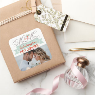 Mr & Mrs. First Christmas Mistletoes Foto Wedding Quadratischer Aufkleber