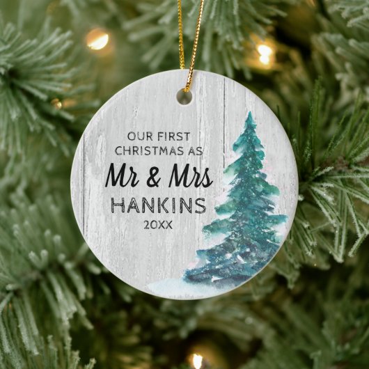Mr & Mrs. First Christmas Verheiratet Rustic Pine Keramik Ornament (Baum)