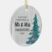 Mr & Mrs. First Christmas Verheiratet Rustic Pine  Keramik Ornament (Rechts)