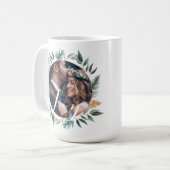 Mr & Mrs. Joy | Sage Holiday Greenerity Wreath Fot Kaffeetasse (Vorderseite Links)