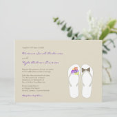 Mr & Mrs Lila Flip Flops Beach Wedding Einladung (Stehend Vorderseite)
