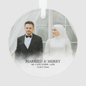 Mr. & Mrs. | Married & Merry First Christmas Photo Ornament (Rückseite)