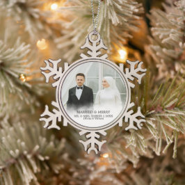 Mr. & Mrs. | Married & Merry First Christmas Photo Schneeflocken Zinn-Ornament