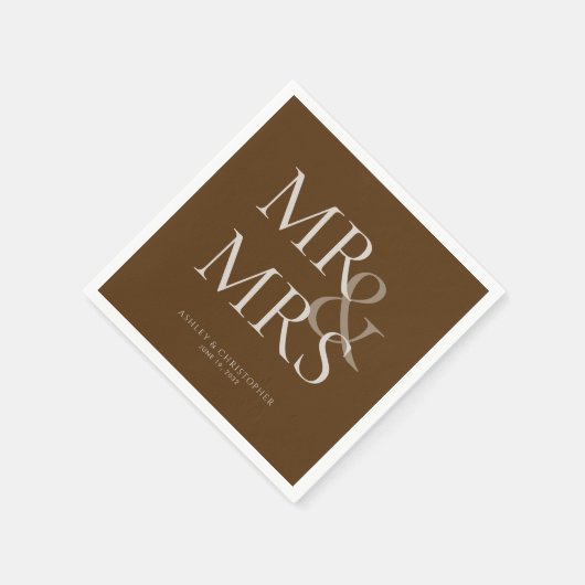 MR&MRS. Minimal Typographic Brown Cocktail Serviette (Ecke)