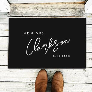 Mr Mrs Monogram Handwriting Script Modern Black Fußmatte