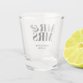 Mr & Mrs Personalisiert Gastgeschenk Hochzeit Shot Schnapsglas (Rückseite)