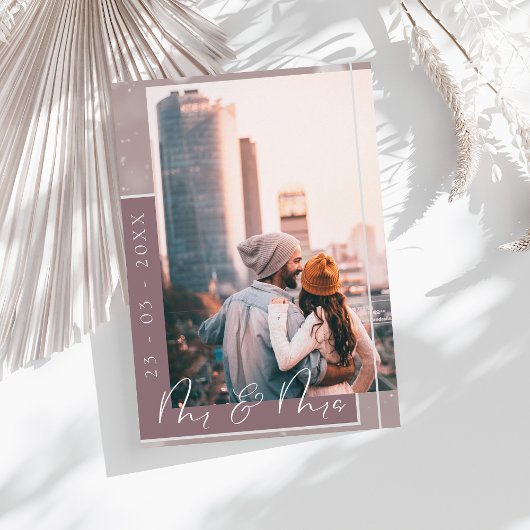 Mr & Mrs Plum Lila White Script Foto Save The Date