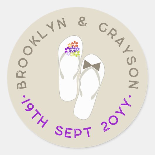 Mr & Mrs Purple Flowers Flip Flops Beach Wedding Runder Aufkleber (Vorderseite)