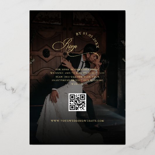 Mr & Mrs. Script Dark Faded Foto QR Code Wedding Folieneinladung (Rückseite)