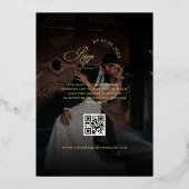 Mr & Mrs Script dunkles verblasstes Foto QR-Code H Folieneinladung (Rückseite)