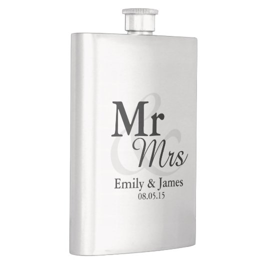 Mr&Mrs Simple Elegant Typografy Gastgeschenk Hochz Flachmann (Rechts)
