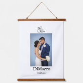 Mr & Mrs. Wedding Foto mit Name & Datum Wandteppich Mit Holzrahmen (Vorderseite)