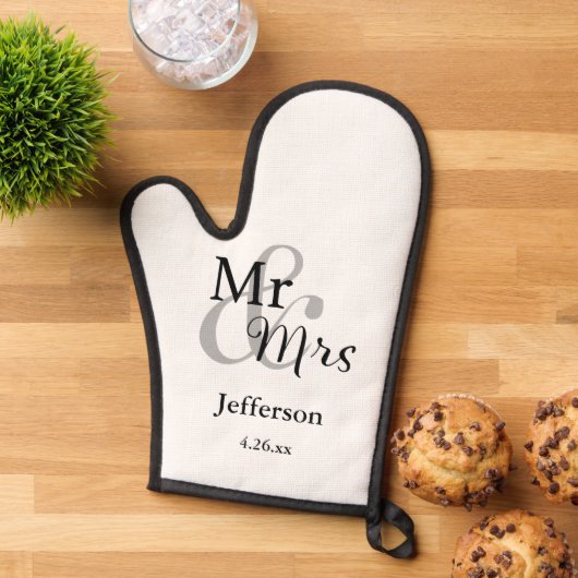 Mr & Mrs Wedding Newlywed Name & Date Oven Mitt Ofenhandschuh (Oben unten)