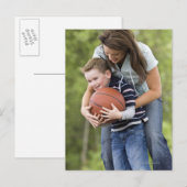 MR Mutter (26) spielt Basketball mit Sohn Postkarte (Vorne/Hinten)