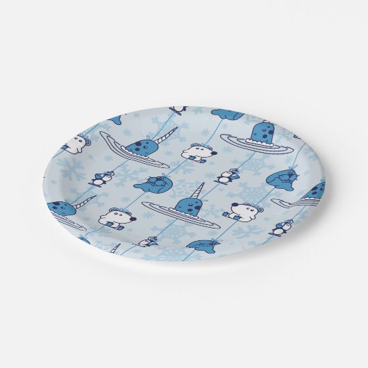 Mr. Narwhal Blue Snowflake Pattern Pappteller (Schrägansicht)