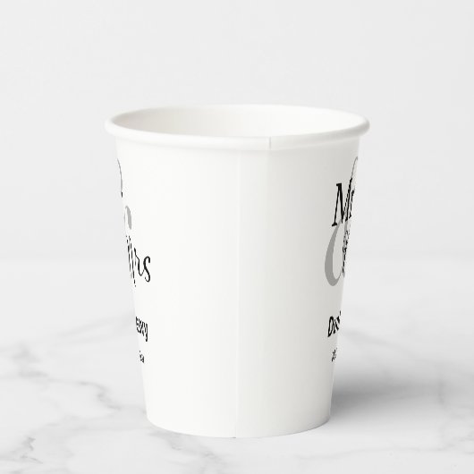 Mr. und Mrs. Ampersand Custom Nachname Paper Cup Pappbecher (Rechts)