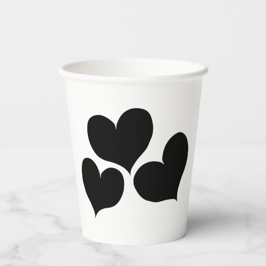 Mr. und Mrs. Black and White Heart Shape Wedding Pappbecher (Rückseite)
