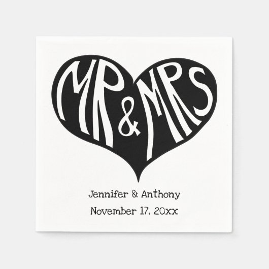Mr. und Mrs. Black and White Heart Shape Wedding Serviette (Vorderseite)