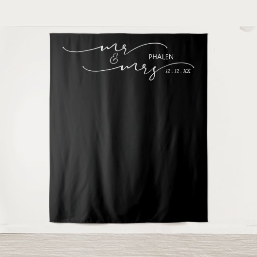 Mr. und Mrs. Black Wedding Backdrop Wandteppich (Vorderseite)