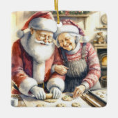Mr. und Mrs. Claus Baking Cookies Custom Christmas Keramikornament (Vorderseite)