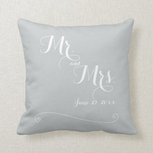 Mr. und Mrs. Elegant Gray White Wedding Pillows Kissen