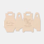 Mr. und Mrs. Elegant Script Soft Peach Hochzeit Geschenkschachtel (Ungefaltet)