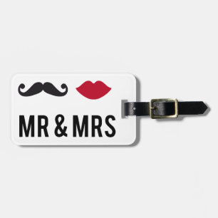 mr. und mrs. mit Schnurrbart und roten Lippen Gepäckanhänger