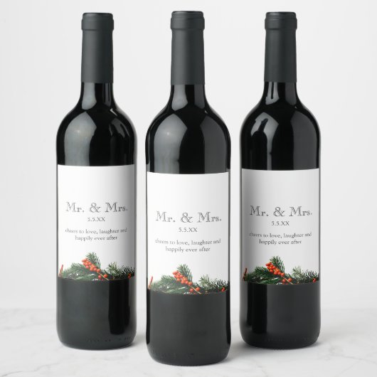 Mr. und Mrs. Monogram Pine with Berries Wedding Weinetikett (Flaschen)