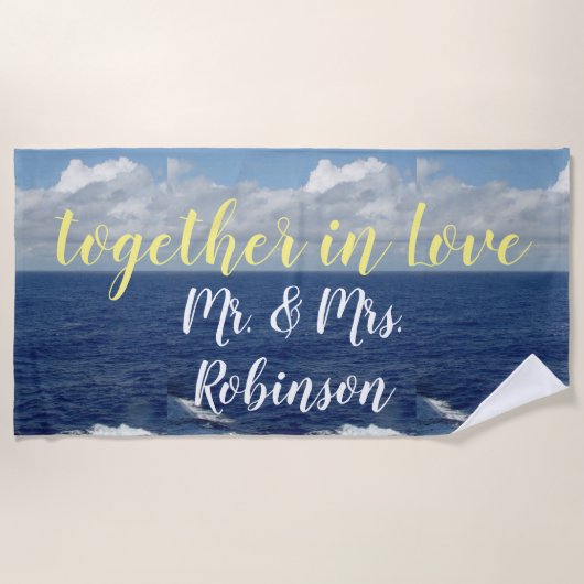 Mr. und Mrs. Ocean Waves Beach Handtuch (Vorderseite)