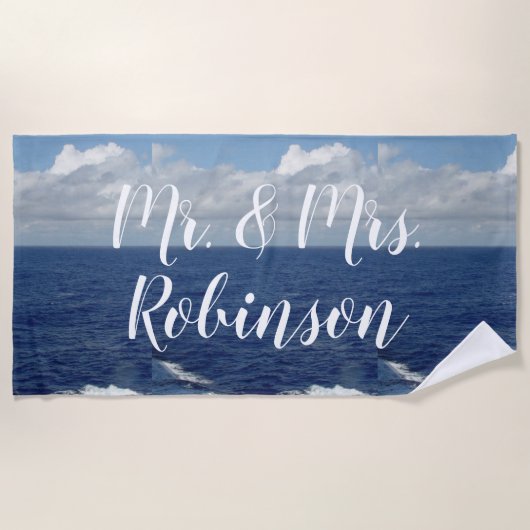 Mr. und Mrs. Personalisiert Ocean Waves Beach Hand Strandtuch (Vorderseite)