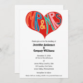 Mr. und Mrs. Red and White Heart Shape Wedding Einladung (Vorne/Hinten)